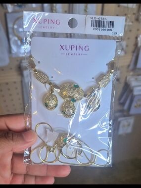 Xuping gold-tone necklace with snake details